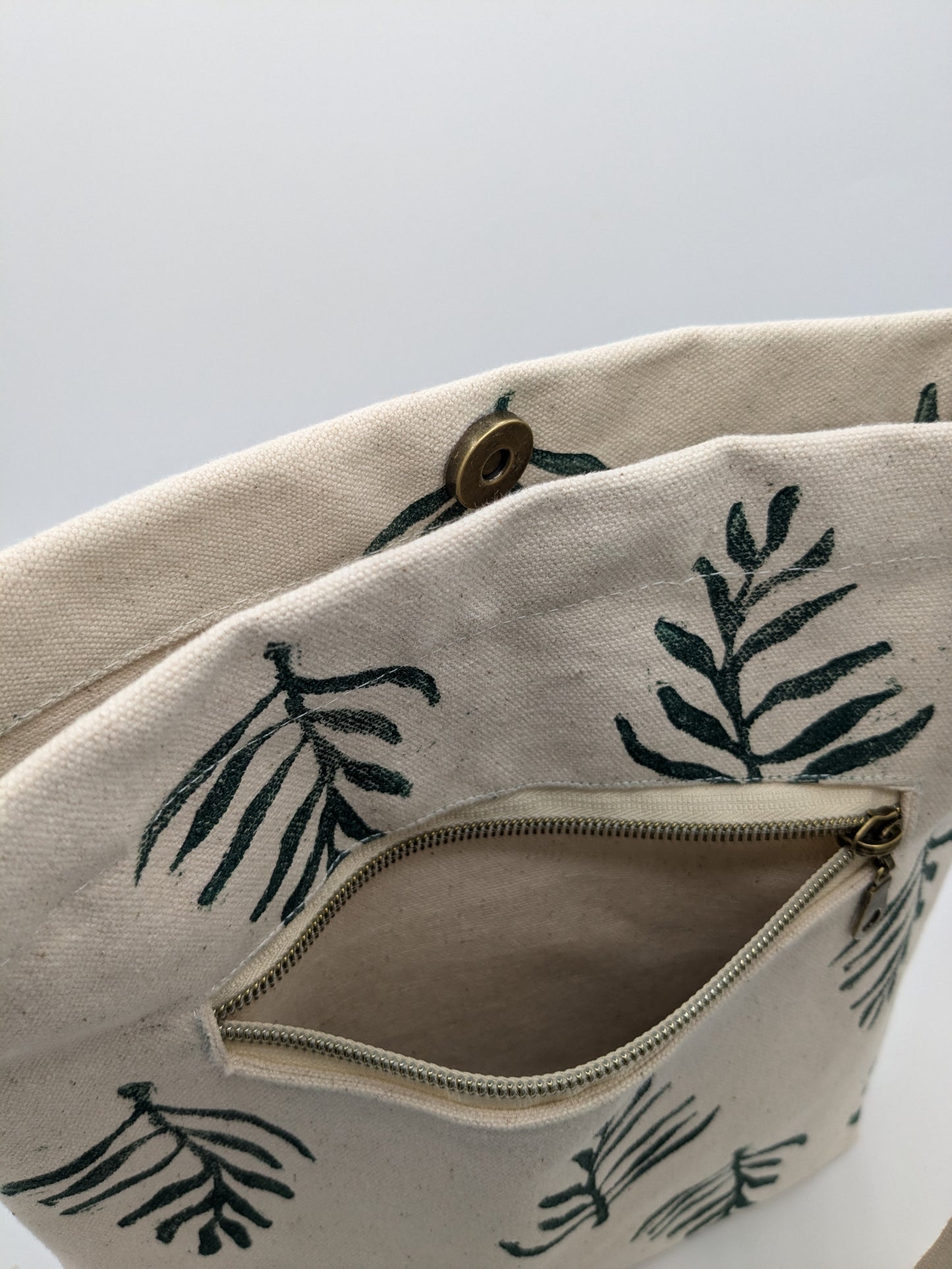 Verticle Ferns Crossbody